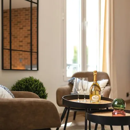 Apartment Grand Climatise Tres Proche Monaco *